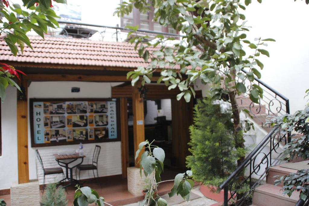 كاتماندو Hotel Peace N Park المظهر الخارجي الصورة